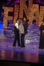 Shahrukh Khan, Hrithik Roshan, Priyanka Chopra at the Finale of Just Dance in Filmcity, Mumbai on 29th Sept 2011 (77).JPG